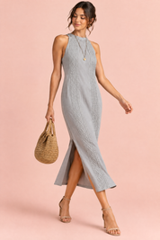 Robe midi grise plissée sans manches à fente | Vue en mouvement | Lounelle Paris