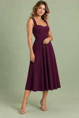 Lila Midikleid mit Herz-Ausschnitt