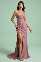 Glitzerndes roséfarbenes Maxikleid mit Schlitz