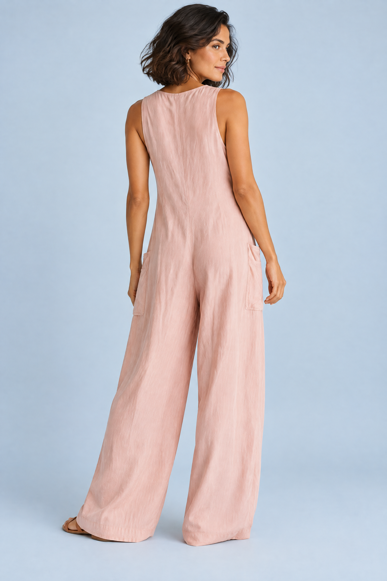 Combinaison rose à encolure V et jambes larges | Vue de dos | Lounelle Paris