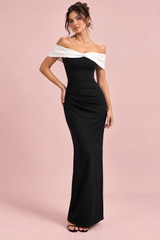 Schwarzes Maxikleid mit Bardot-Ausschnitt