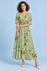 Grünes Maxikleid mit V-Ausschnitt