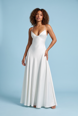 Satin-Maxikleid mit V-Ausschnitt in Weiß