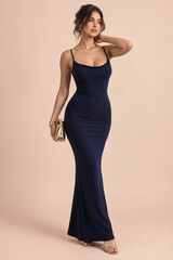Marineblaues Kleid mit offenem Rücken und Wasserfallausschnitt