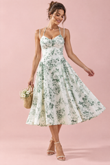 Weißes Midikleid mit Blumenprint, Herz-Ausschnitt und Raffungen