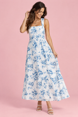Weißes Maxikleid mit Porzellanprint und eckigem Ausschnitt