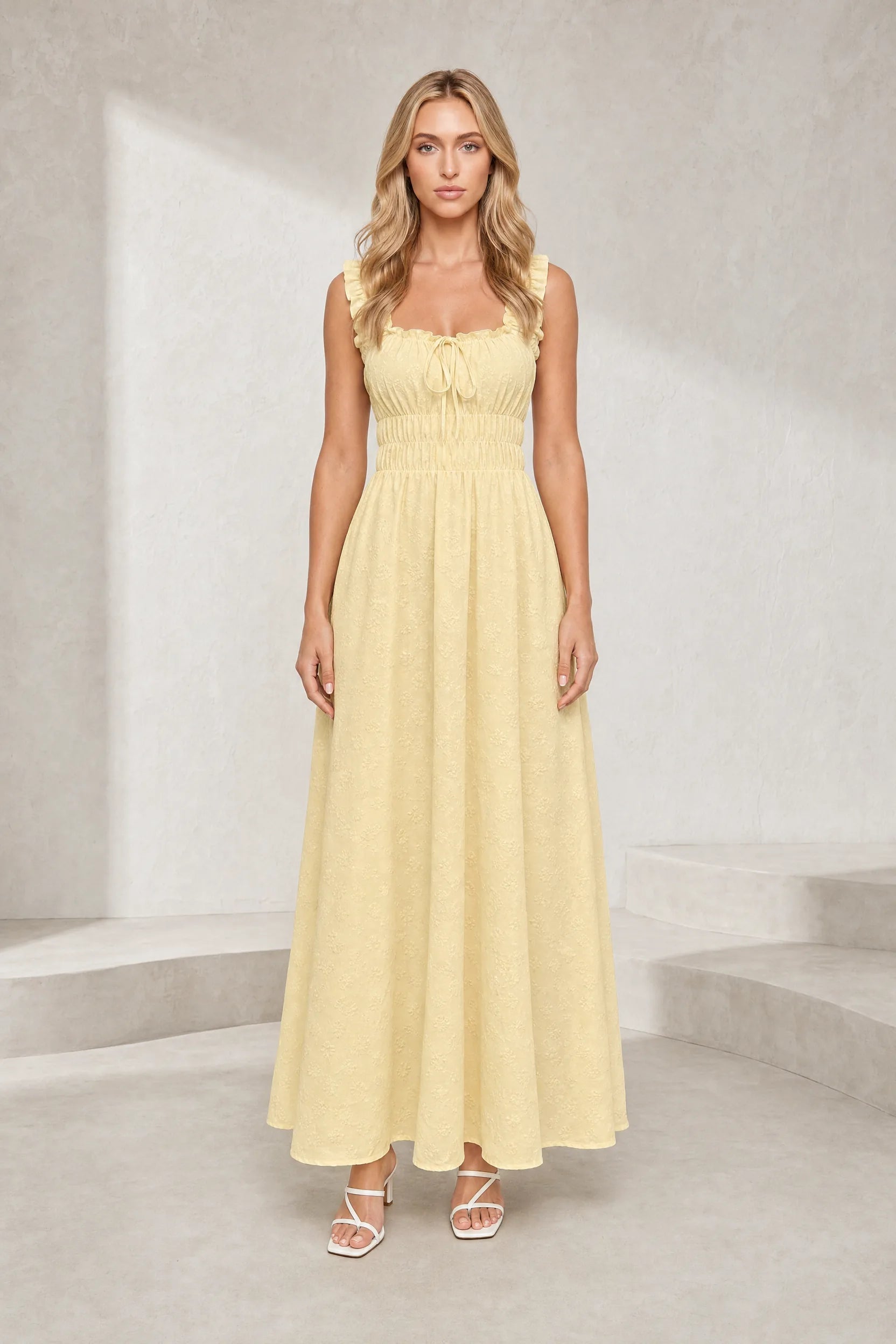 Robe jaune encolure carrée bretelles volantées | Lounelle Paris