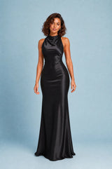 Ärmelloses Halterneck-Kleid mit offenem Rücken