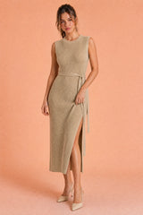 Langes Strickkleid mit Schlitz