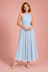 Fließendes Langkleid mit Drapiertaillie