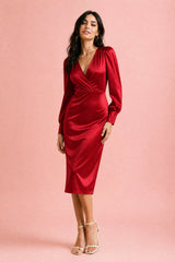 Satin-Kleid mit V-Ausschnitt