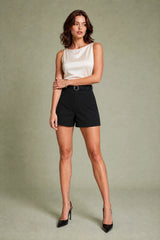 Weite hochtaillierte Shorts