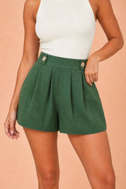Short ample vert militaire taille haute | Vue rapprochée | Lounelle Paris