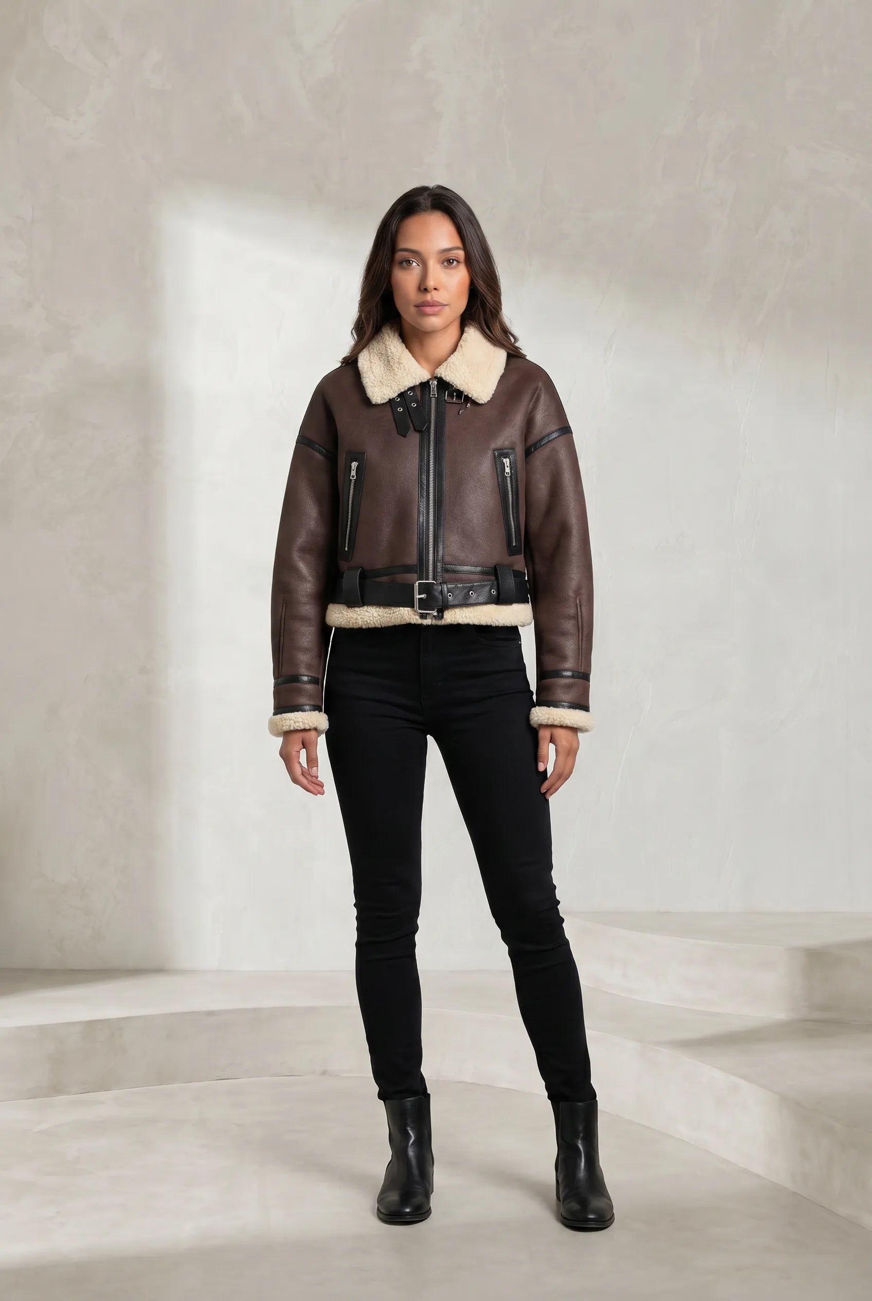 Veste courte effet moutonné à ceinture | Lounelle Paris